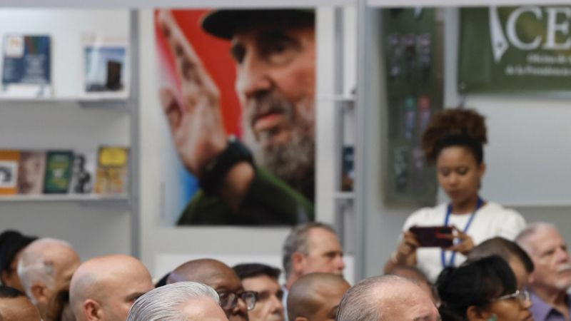 Куба отбеляза 100 години от рождението на Фидел Кастро на фона на тежка криза